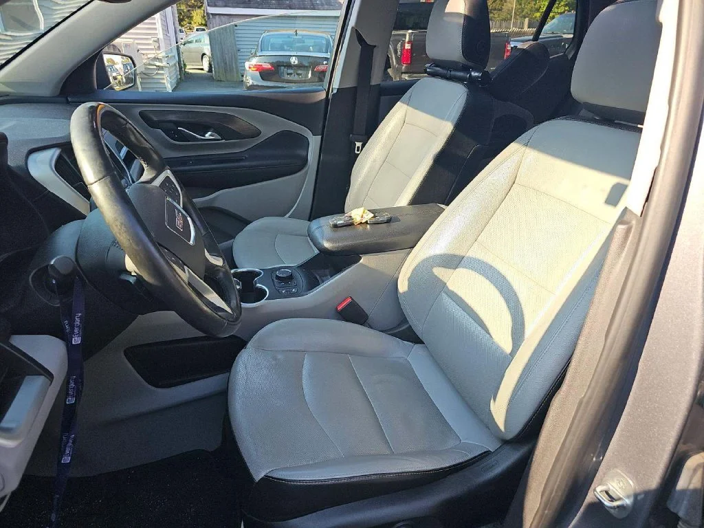 Used 2020 Gray GMC SLT image 2