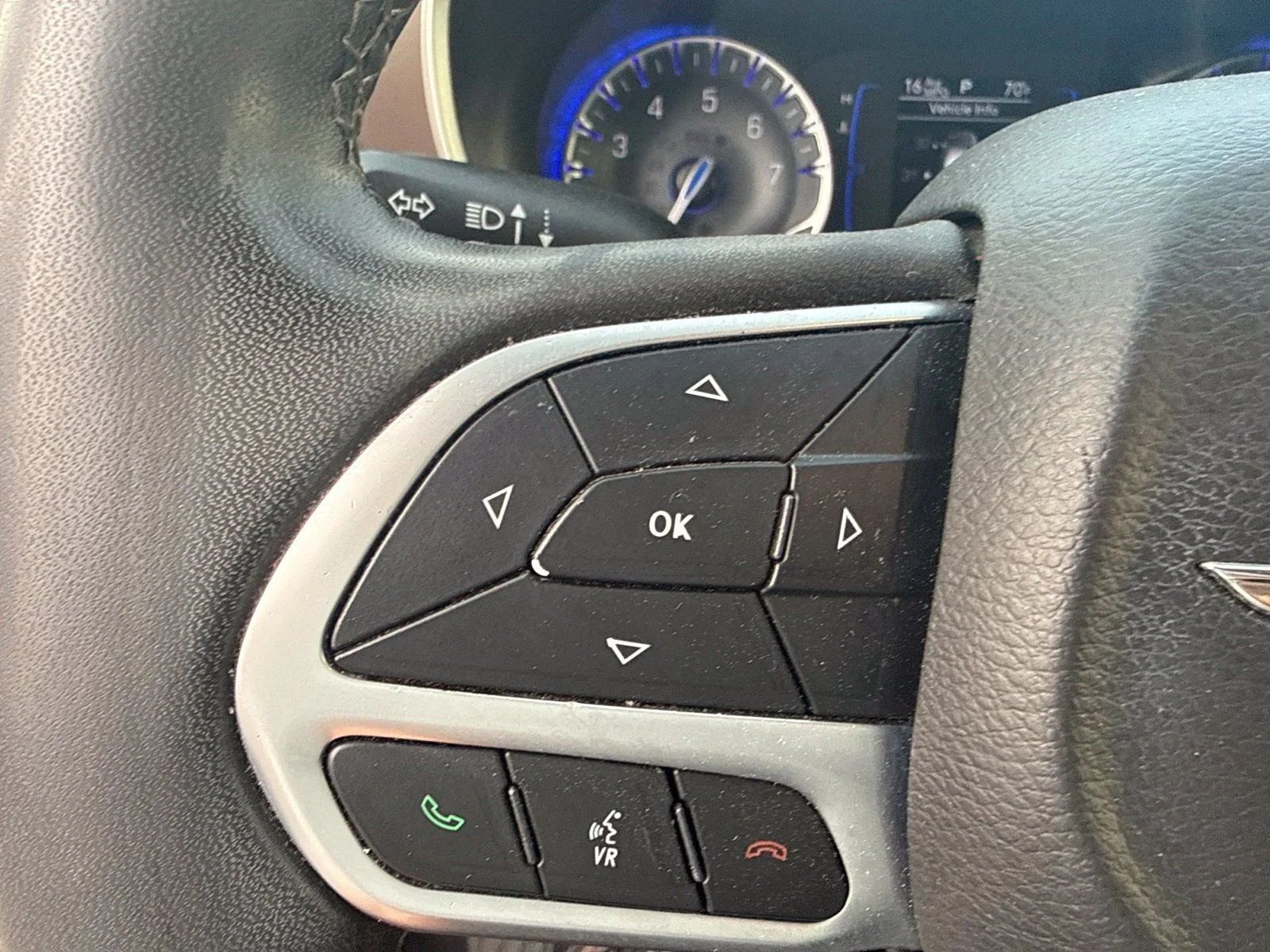 Used 2022 Silver Chrysler LX image 13