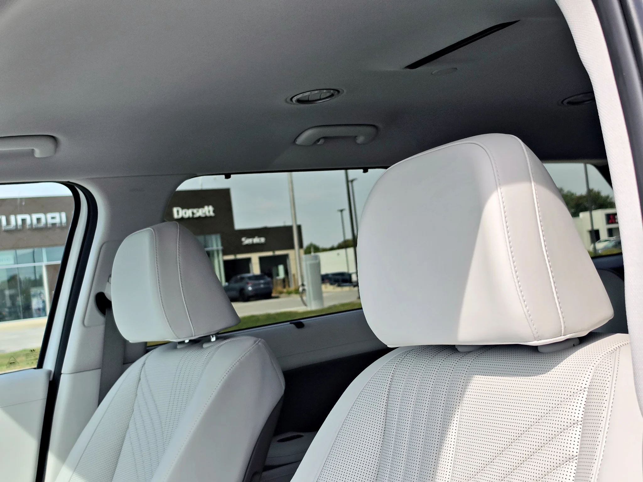 New 2027 Creamy White Pearl Hyundai SEL 7P image 22