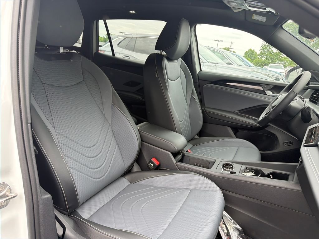 New 2026  Volkswagen 2.0T SE R-Line Black image 30