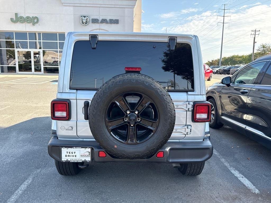 2023 Jeep Wrangler Sahara Altitude photo 3
