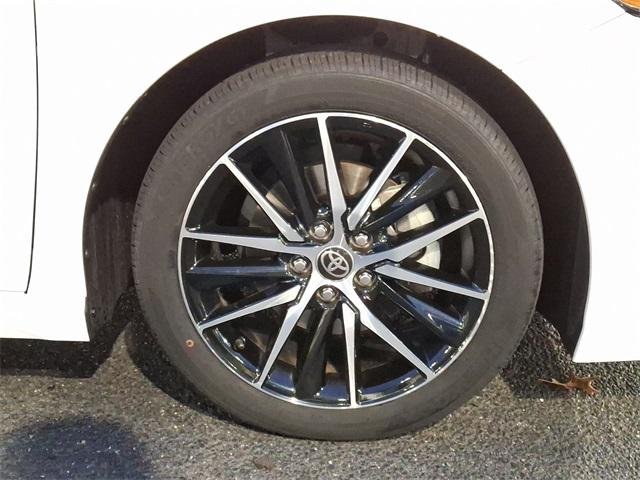 Certified Used 2022 White Toyota SE image 12