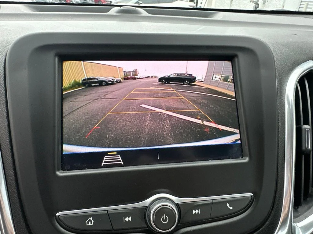 Used 2020 Silver Chevrolet LS image 29