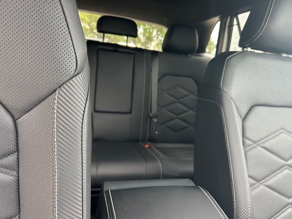 New 2026 White/off-white Volkswagen 2.0T SE w/Technology image 40