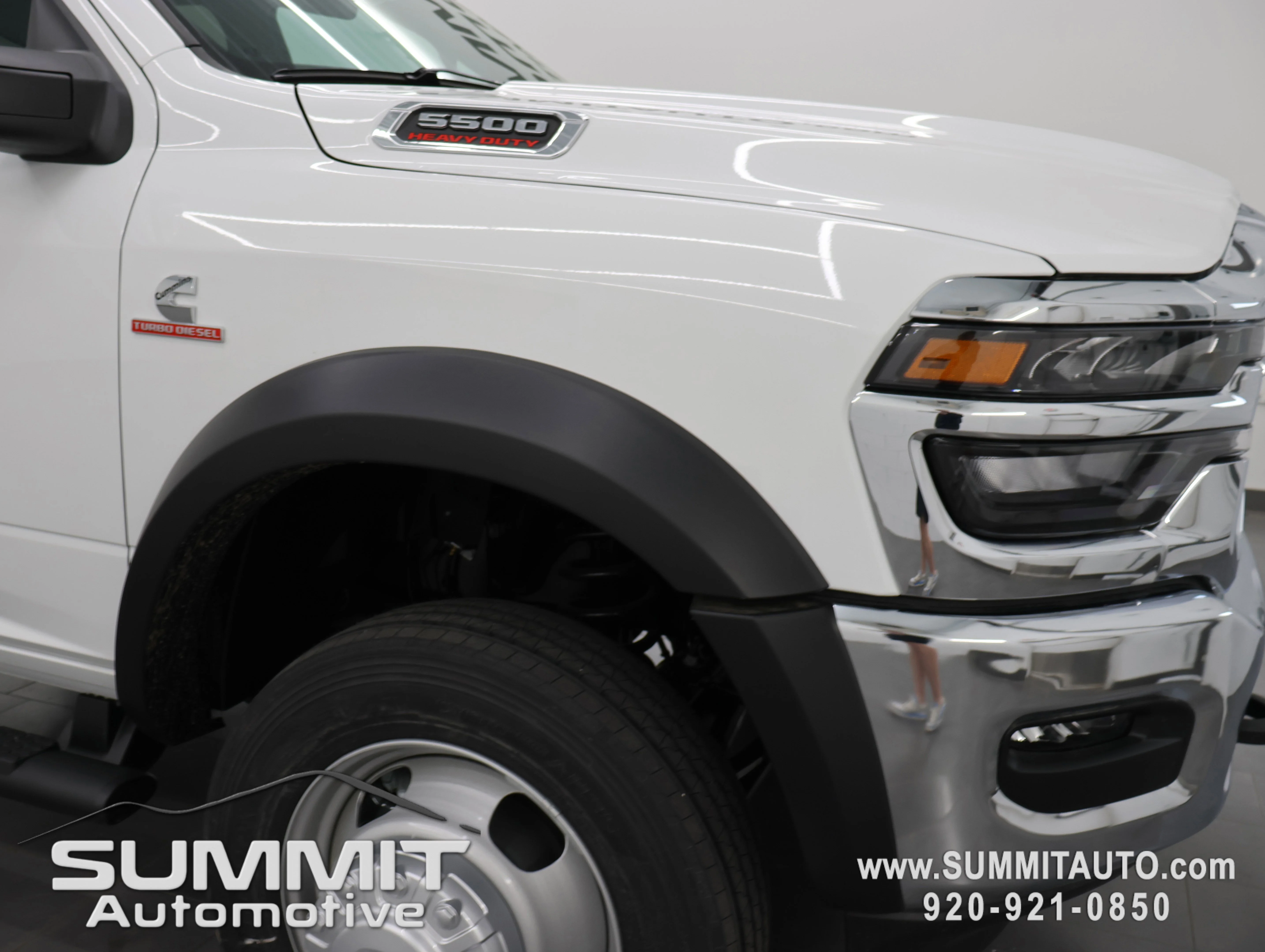 New 2026 Bright White Clearcoat RAM Tradesman image 23