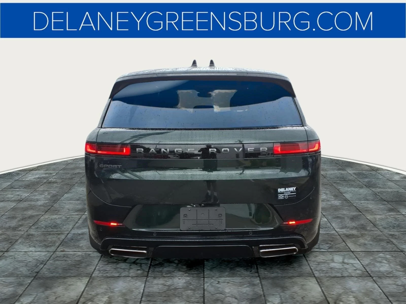 Used 2025 Green Land Rover Dynamic SE image 4