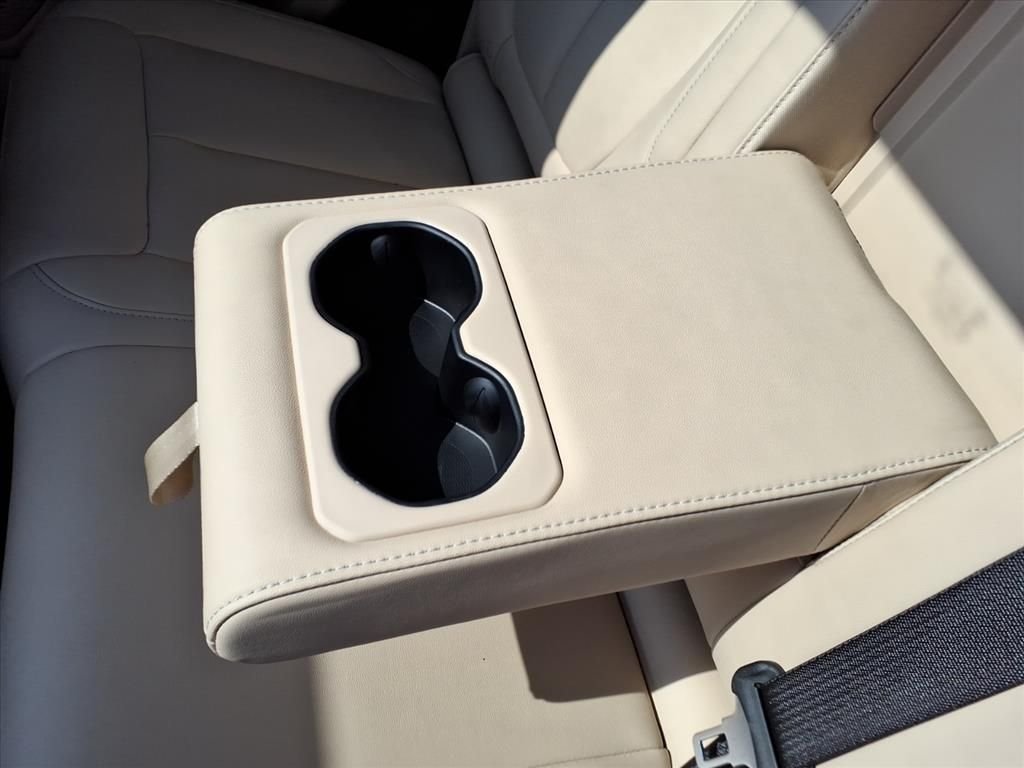 Used 2023 White Jeep Limited image 16