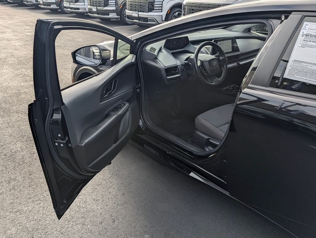2024 Toyota Prius LE - Photo 34