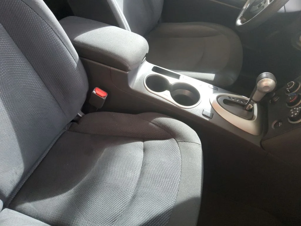 Used 2015 Gray Nissan S image 11