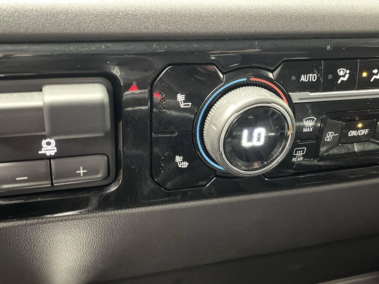 2022 Chevrolet Silverado 1500 RST - Photo 25