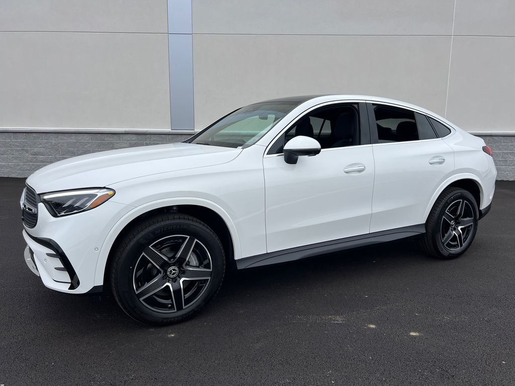 New 2026 Polar White Mercedes-Benz GLC300 image 1