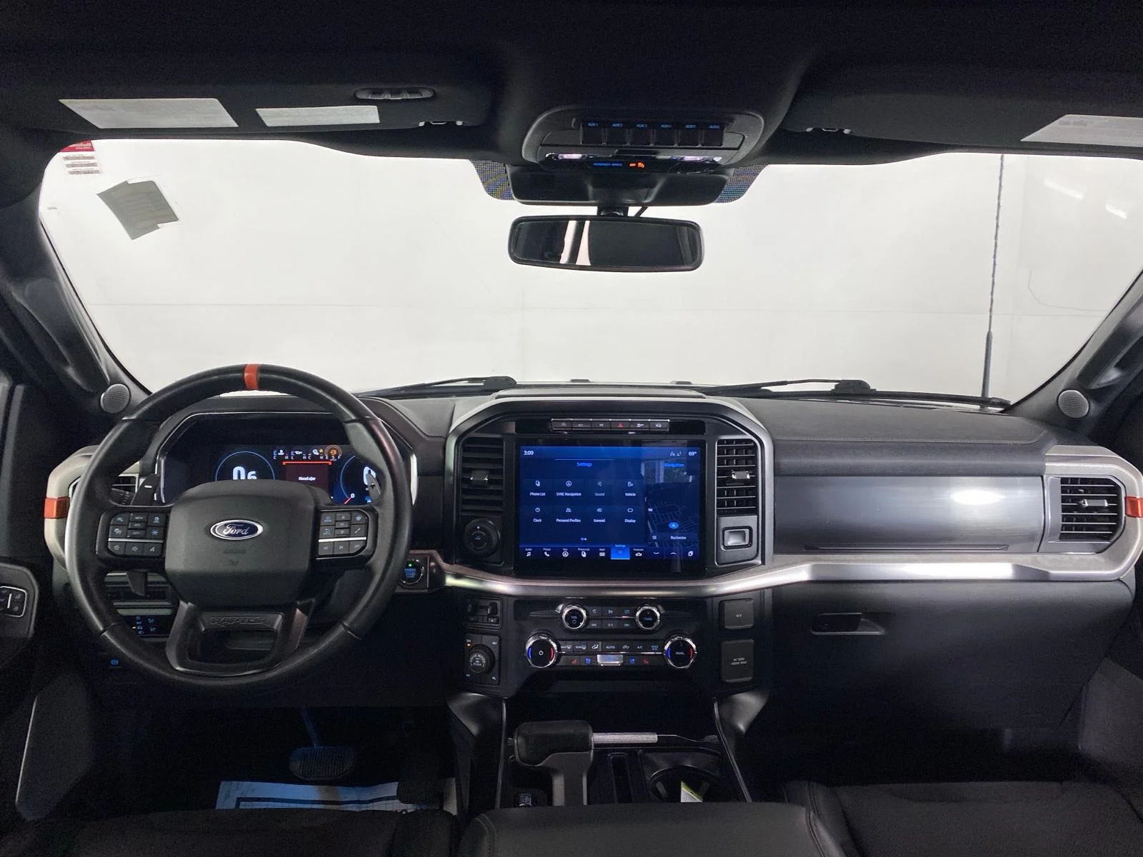 Used 2023 Avalanche Gray Ford Raptor image 24