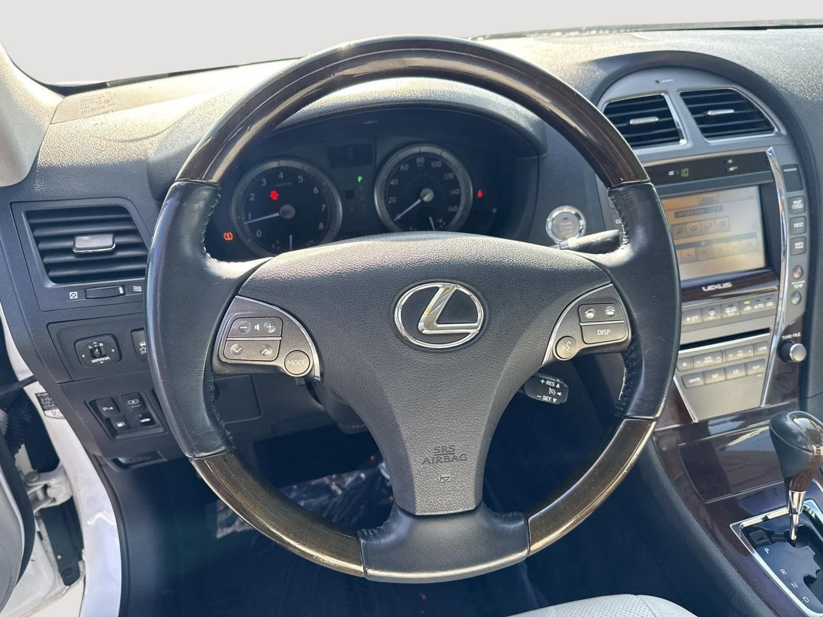 Used 2012 Starfire Pearl Lexus Base image 12