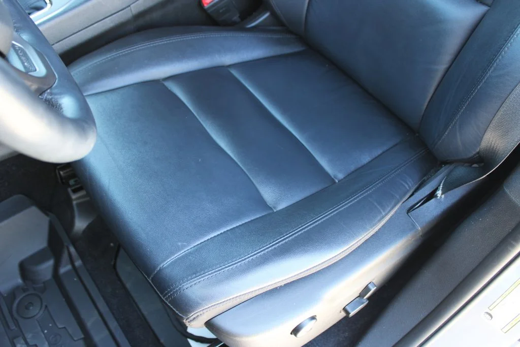 Used 2021 Silver Jeep Limited image 18