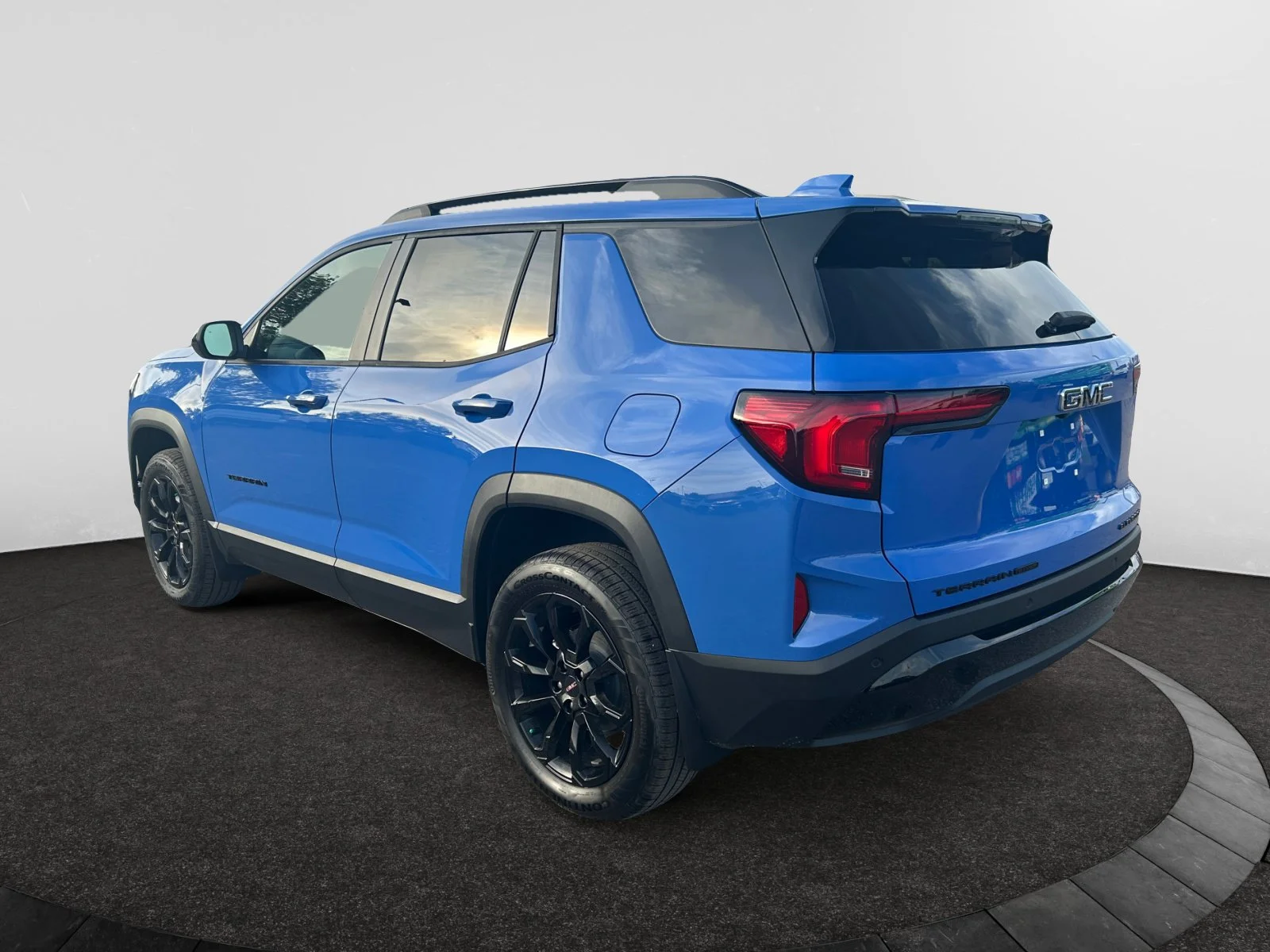 New 2027 Rapids Metallic GMC AWD Elevation image 3
