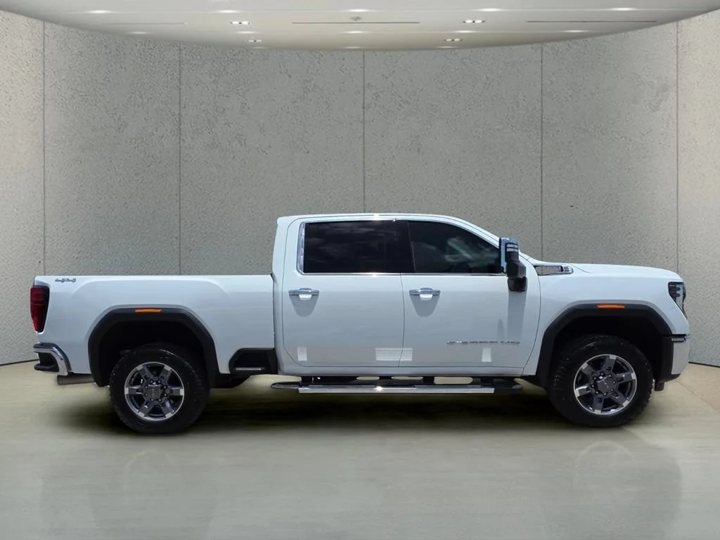 Used 2025 Summit White GMC SLT image 2