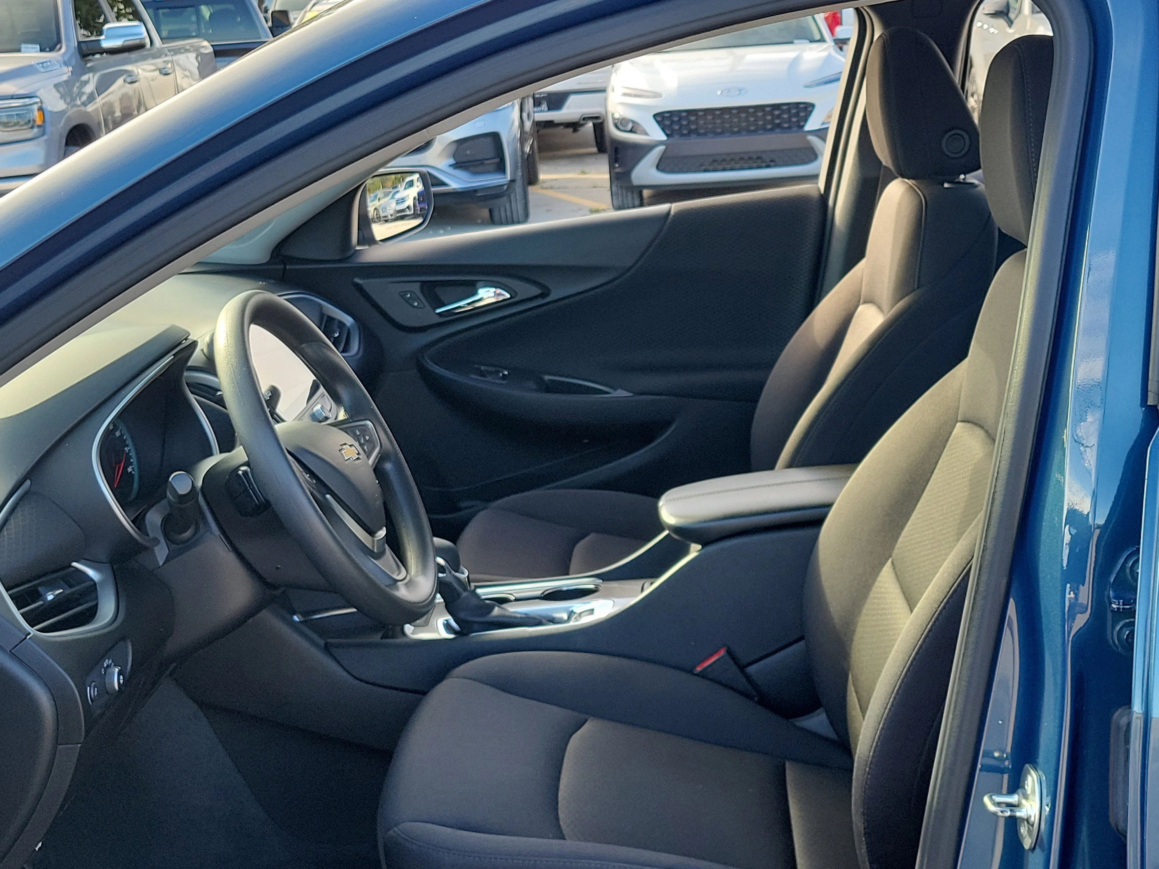 Used 2024 Lakeshore Blue Metallic Chevrolet LT image 21