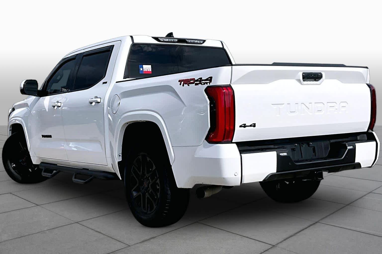 Used 2022 White Toyota SR5 image 12