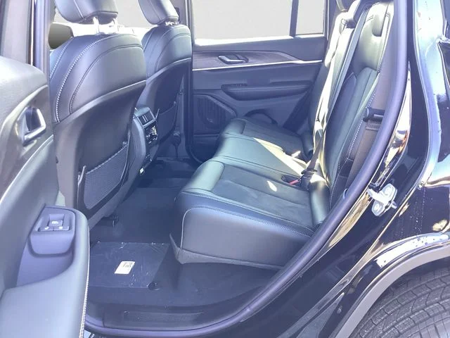 New 2027 Black Jeep Laredo Altitude image 14
