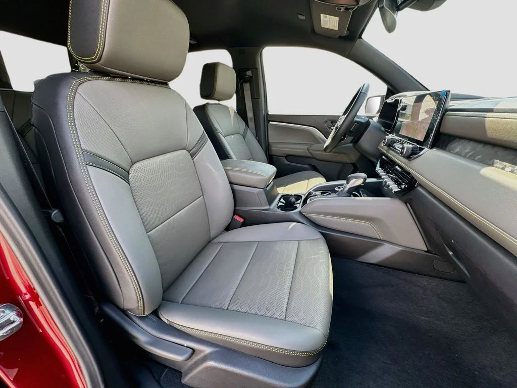 Used 2026 Red Chevrolet ZR2 image 33