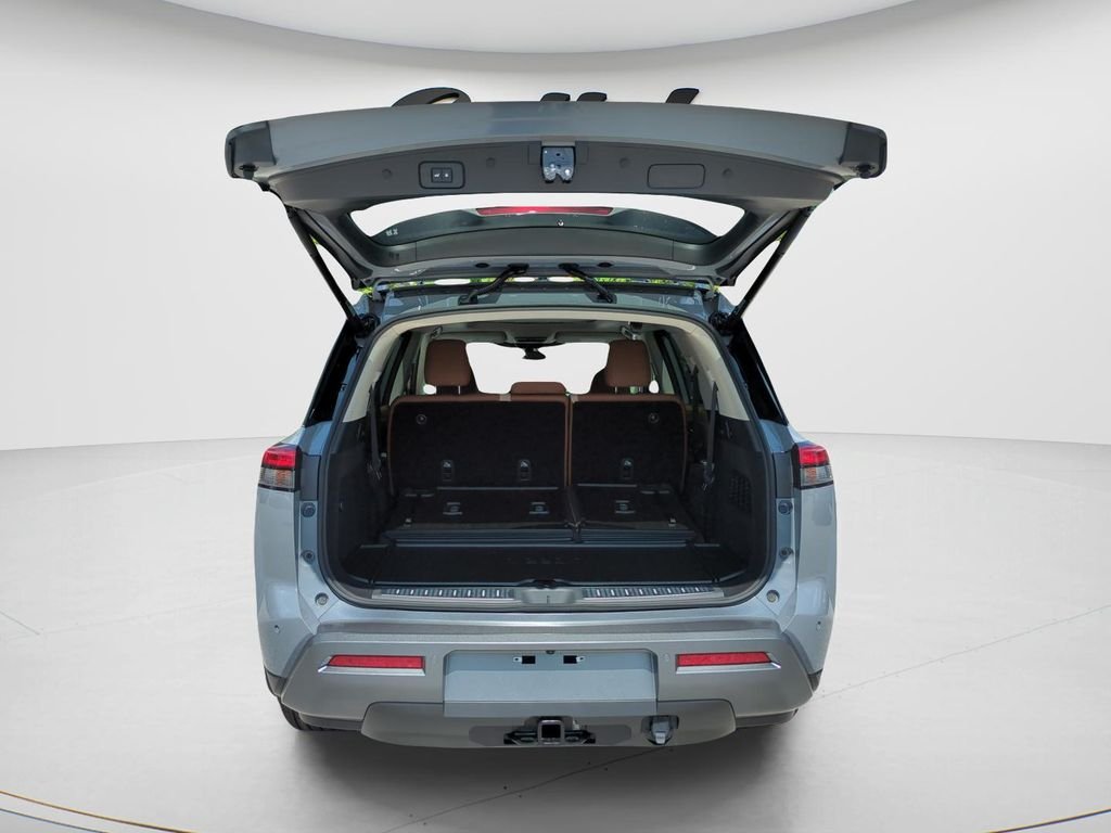 New 2026 Boulder Gray Pearl Nissan Platinum image 9