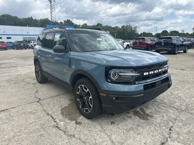 Used 2021 Blue Ford Outer Banks image 11