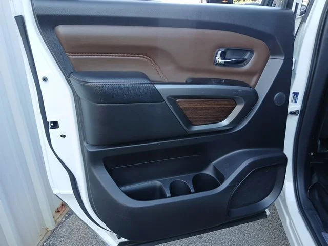 Used 2017 White Nissan Platinum Reserve image 18