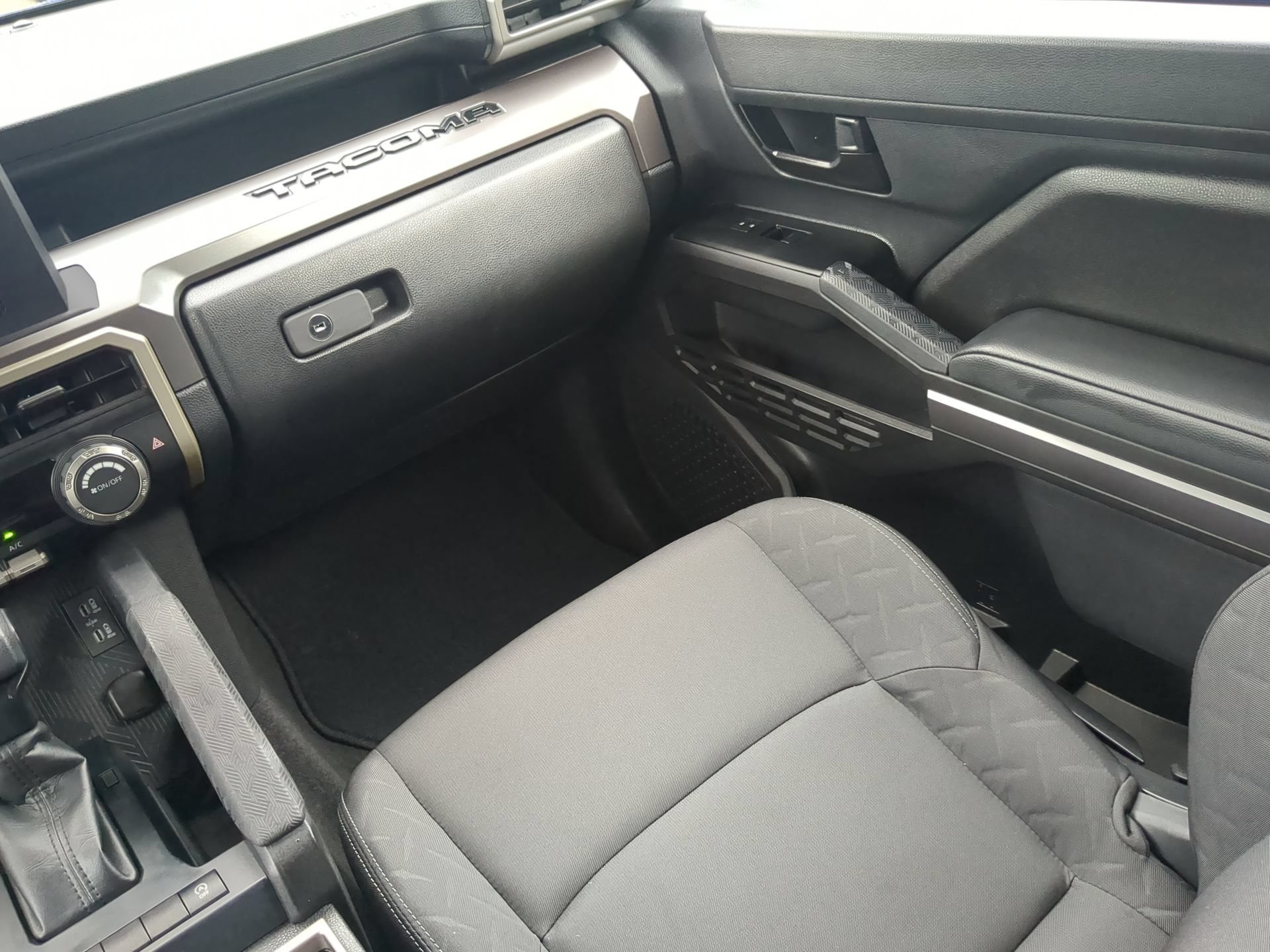 Used 2025 Blue Crush Metallic Toyota SR5 Crew Cab Pickup image 52