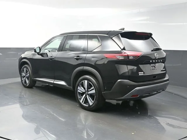 Used 2023 Black Nissan SL image 5