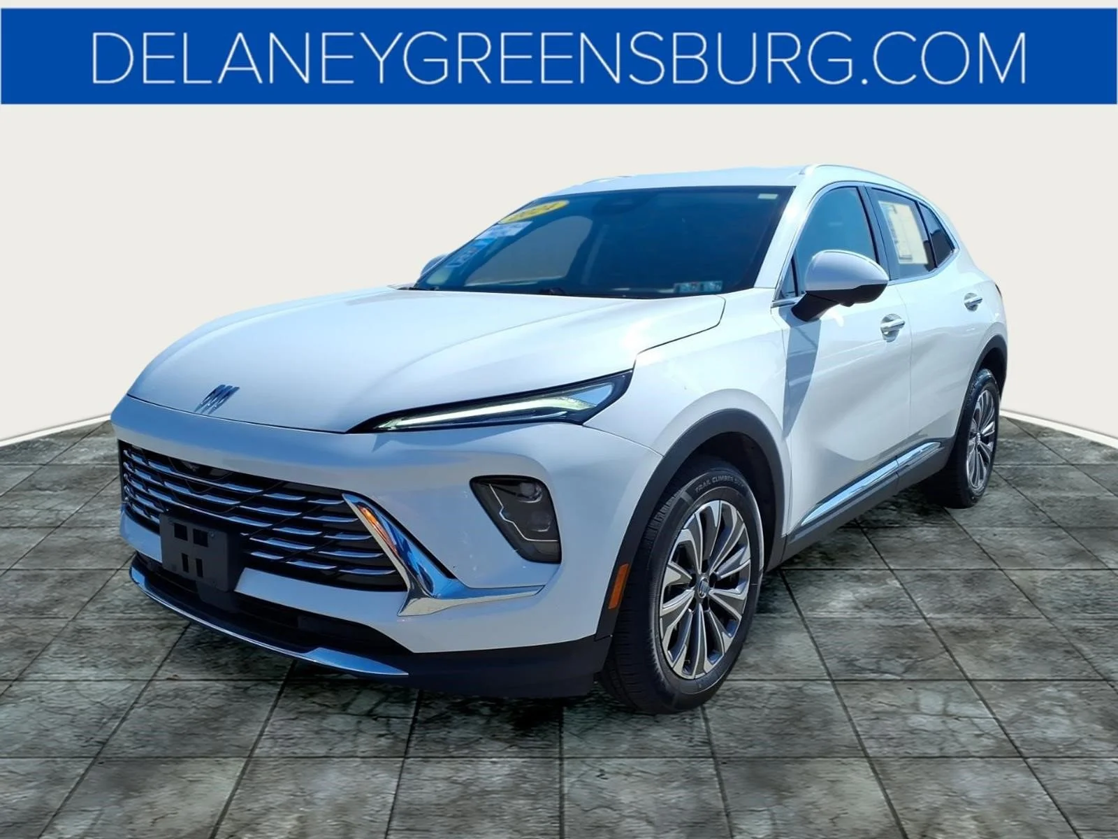 Used 2024 Summit White Gaz Buick Preferred image 7