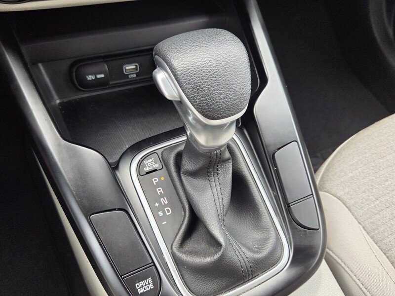 Certified Used 2020 Snow White Pearl KIA S IVT image 23