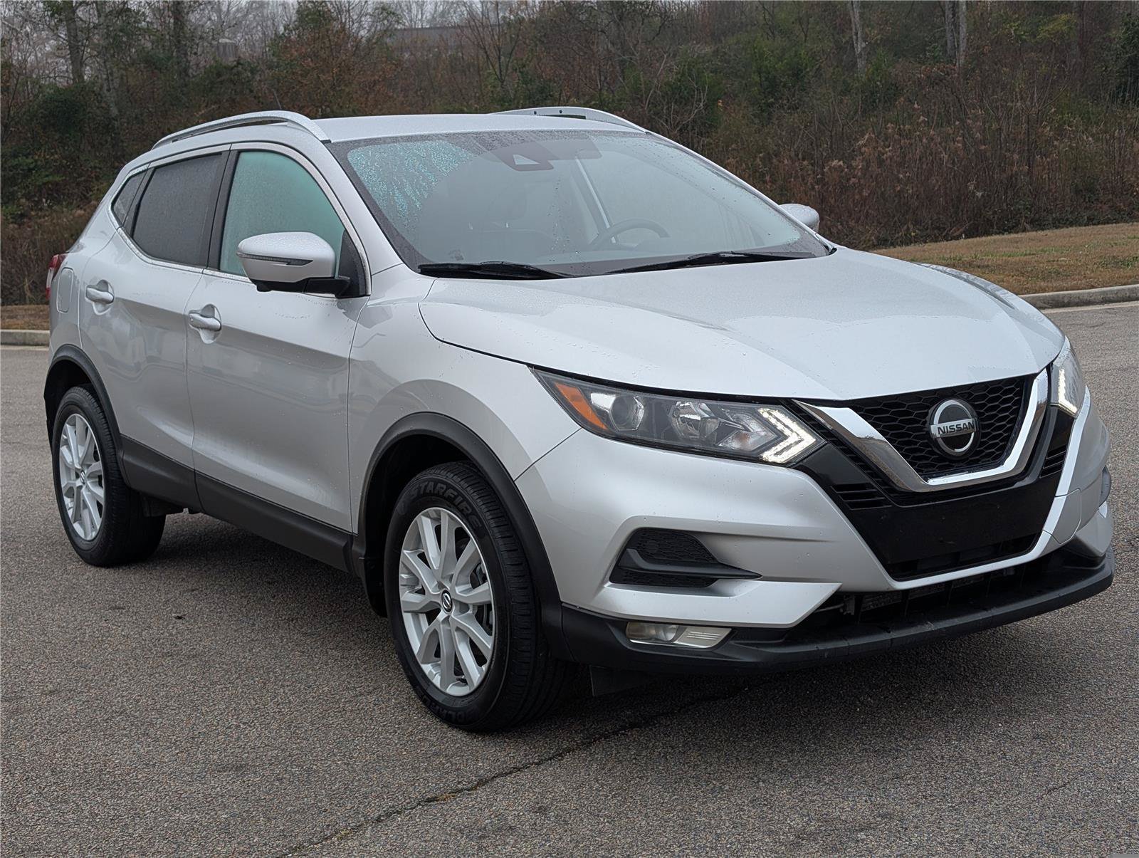 Used 2022 Brilliant Silver Metallic Nissan SV image 3
