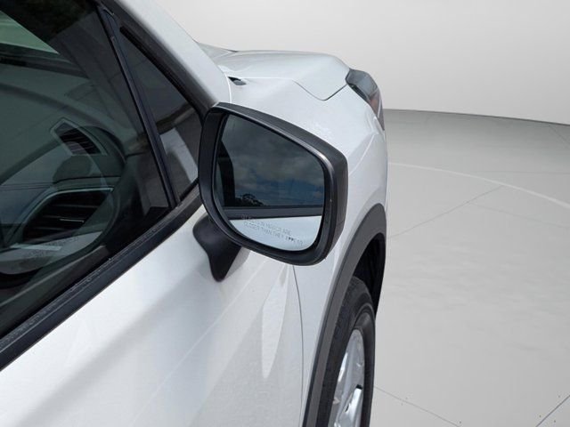 Used 2023 White Subaru Base image 41
