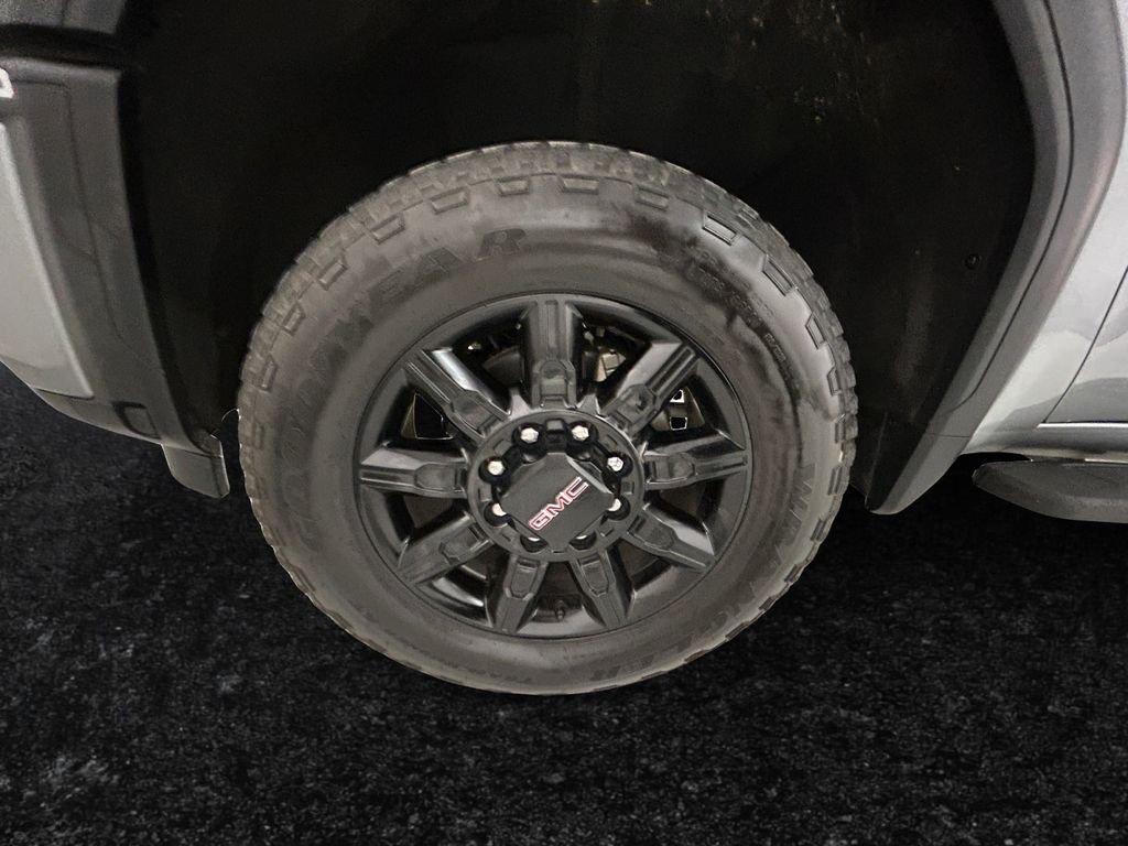 Used 2024 Silver GMC AT4 image 27
