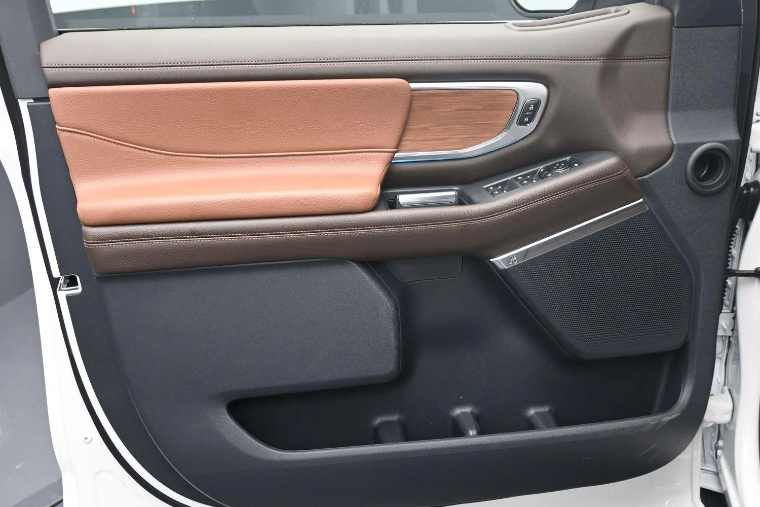 New 2026 Star White Metallic Tri-Coat Ford MAX King Ranch® image 20