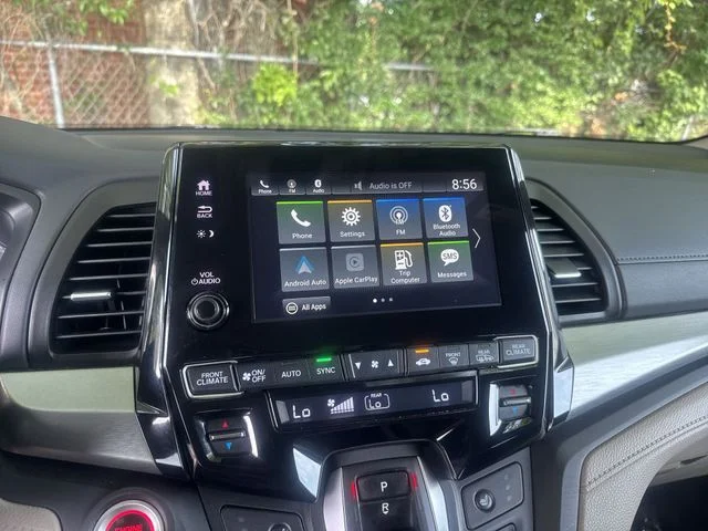 Used 2022 White Honda EX-L image 23