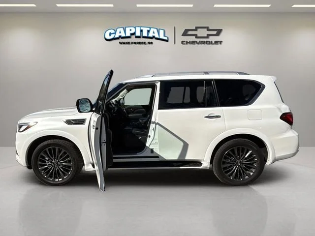 Used 2023 White INFINITI PREMIUM SELECT AWD image 13