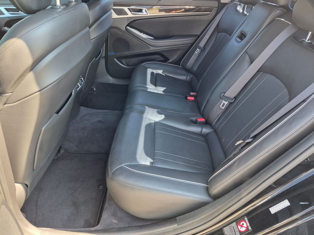 Used 2016 Black Hyundai 3.8 image 25