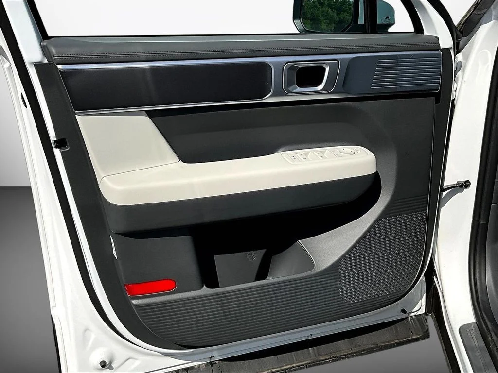 New 2026 White Hyundai SE image 25