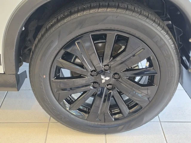 Used 2023 White Mitsubishi RALLIART image 27