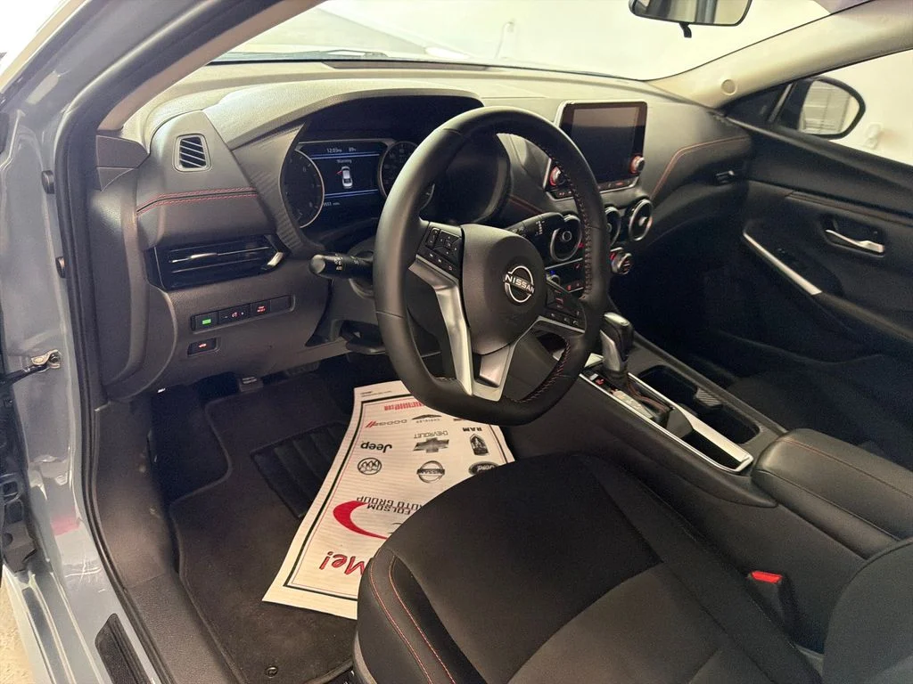 Used 2025 Gray Nissan SR image 12