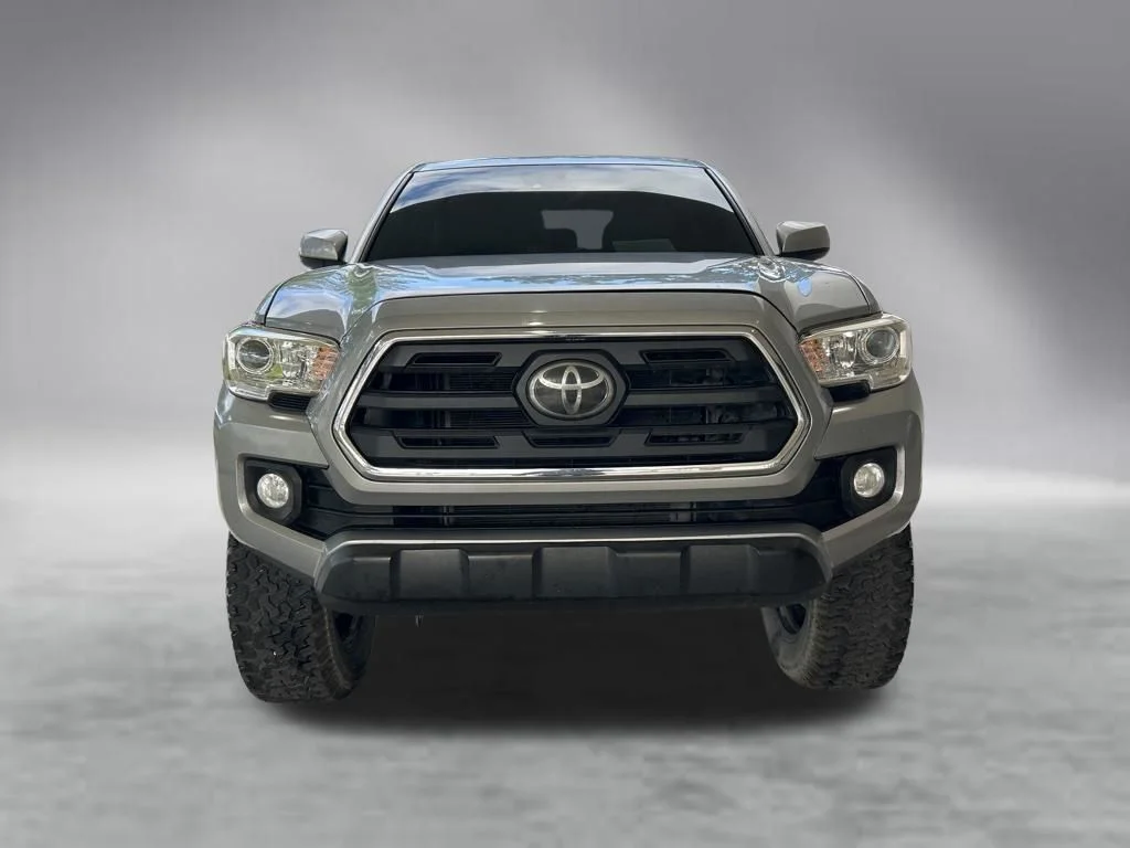Used 2019 Silver Toyota SR5 image 10