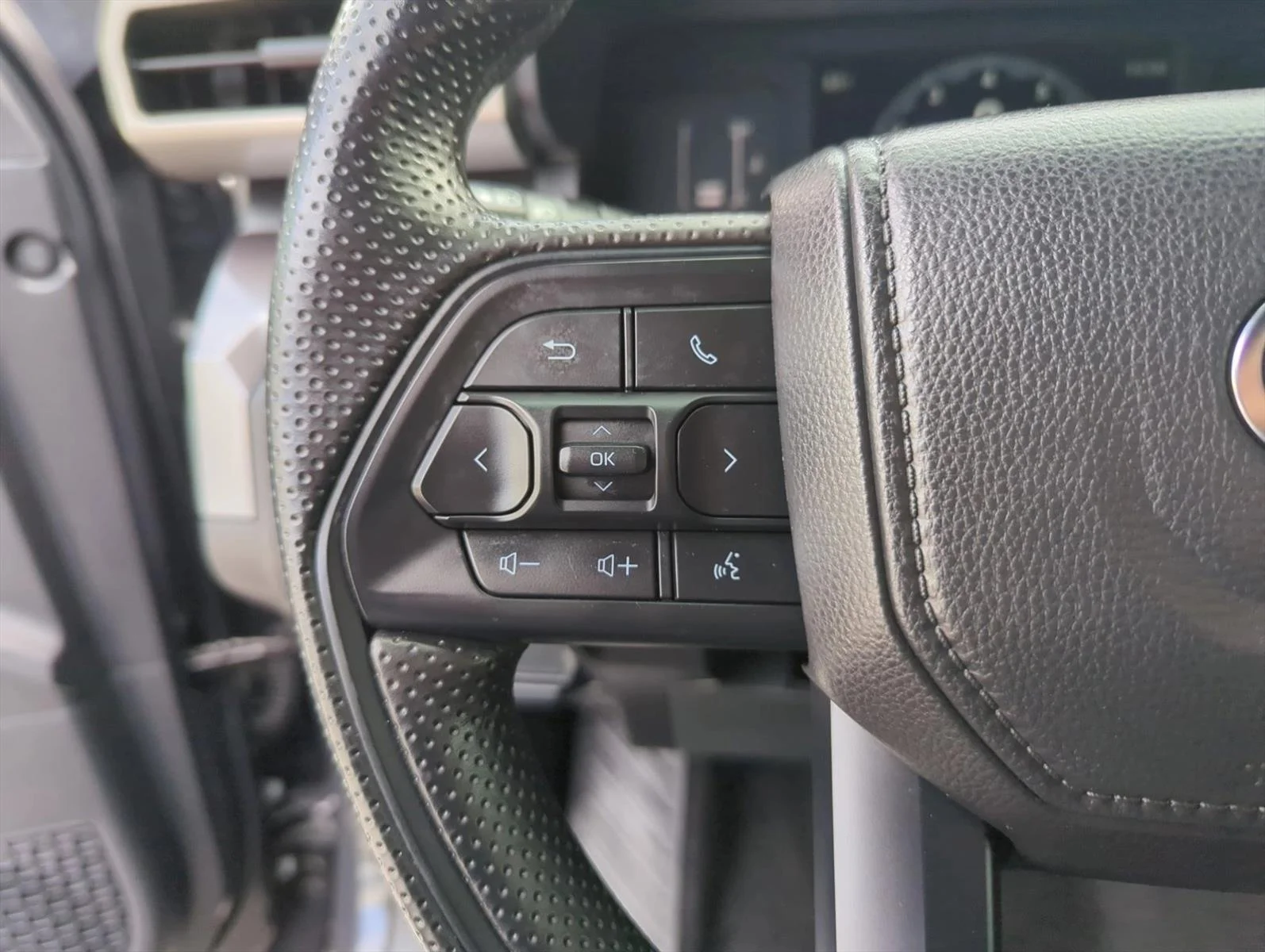 Used 2025 Underground Toyota SR5 image 18