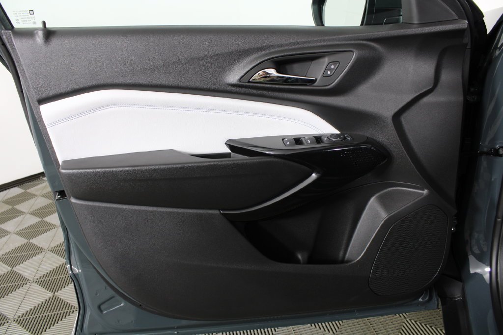 2026 Chevrolet Trax LT - Photo 11