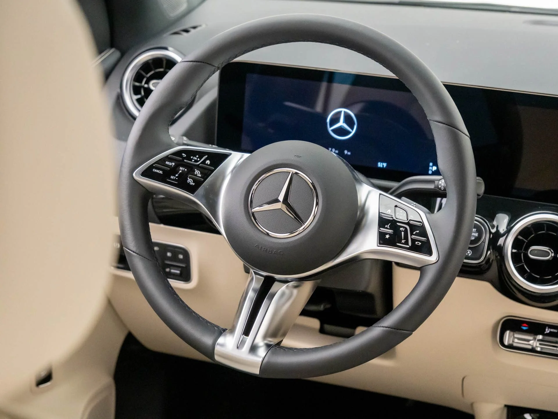 2025 Mercedes-Benz GLA GLA250 - Photo 10