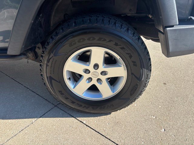 Used 2015 Anvil Clearcoat Jeep Sport image 10