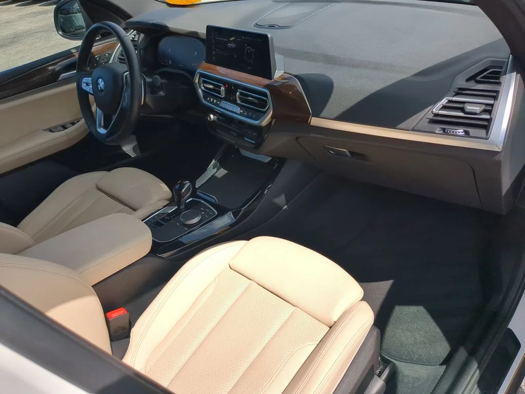 Used 2023 White BMW sDrive30i image 12