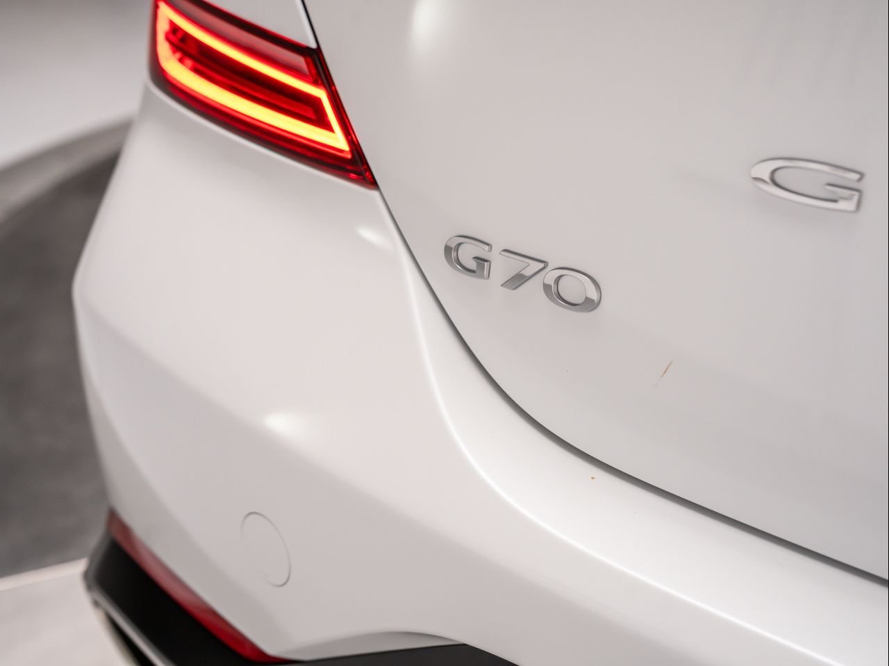 New 2026 Uyuni White Genesis 2.5T image 15