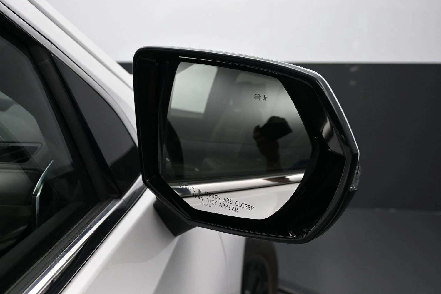 2025 GMC Yukon Denali Ultimate - Photo 9