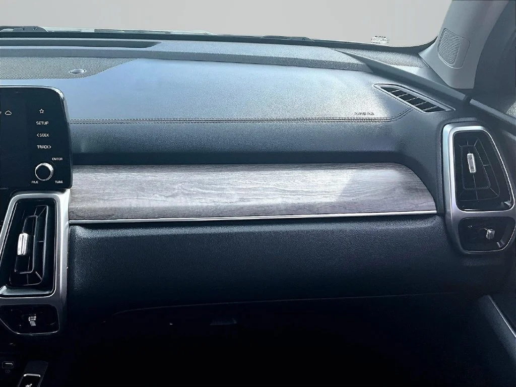 Used 2023 Black Kia X-Line EX image 18